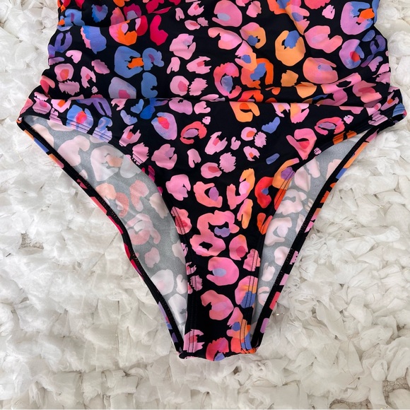 NWT Multicolored Leopard Print O-Ring One Piece Swimsuit SIZE LARGE - Picture 8 of 17
